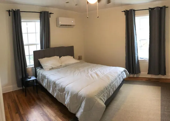 Renovated Space Close To Downtown - A