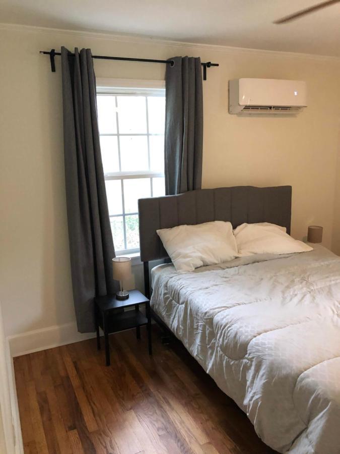 Holiday home Renovated Space Close To Downtown - A