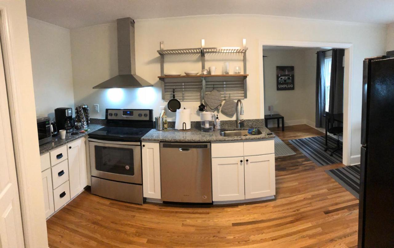 Renovated Space Close To Downtown - A Holiday home *